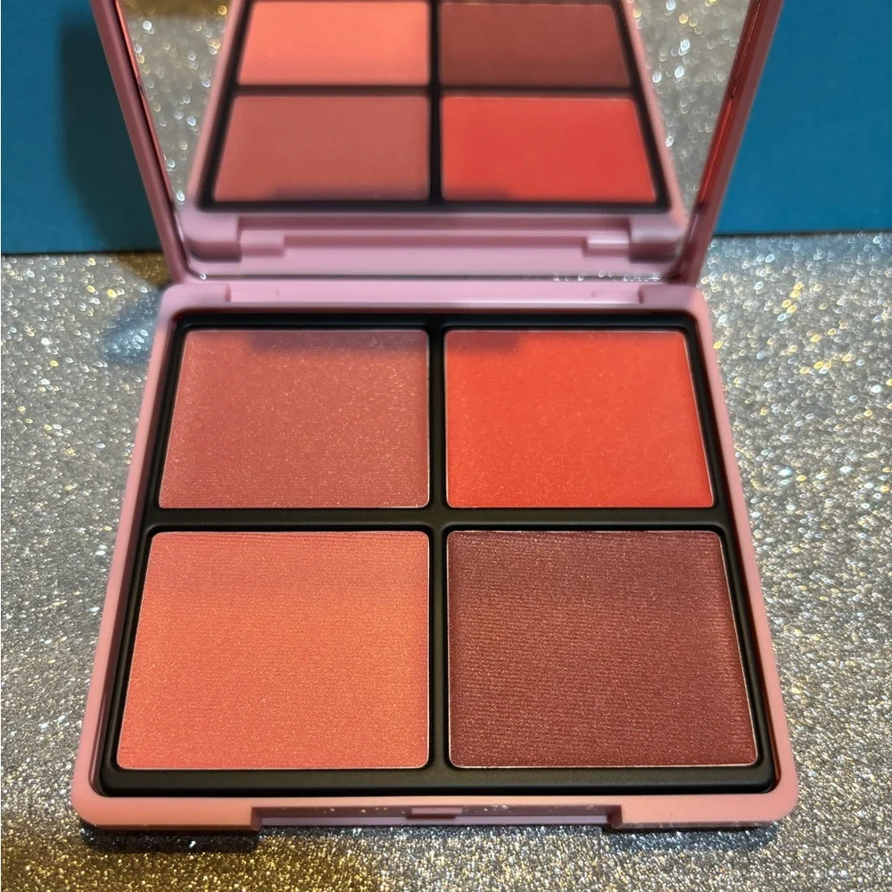 BNIB! Ciate London Miss Piggy Collection Crème Face Palette in All About MOI!